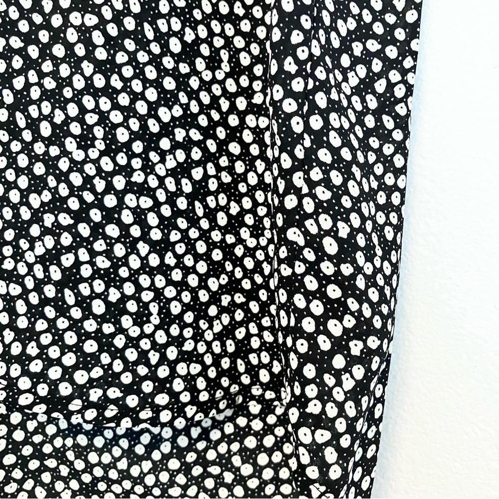 Pleione black and white ditsy floral split neck blouse size small - Picture 3 of 5